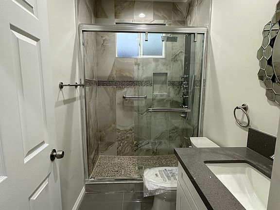 5th image of 18341 Senteno St