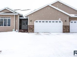 903 Pepper Ridge Rd, Dell Rapids, SD 57022