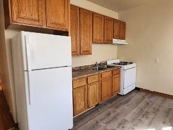2nd image of 614-624 S Lawndale Ave #618-2