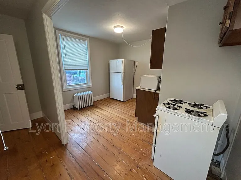 44 7th St #2 — Photo 14