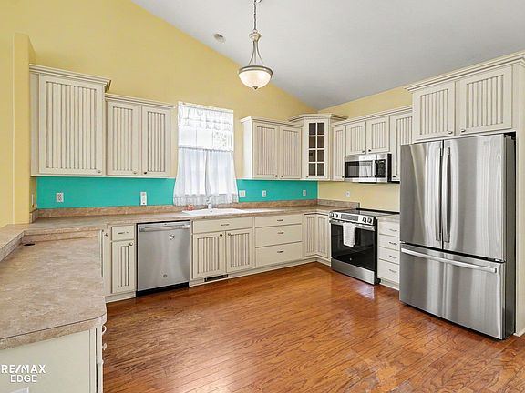 5th image of 3358 Heritage Blvd