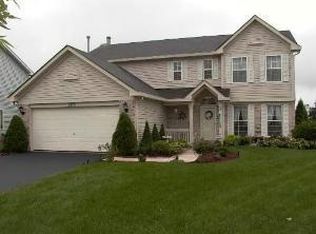 2075 Trafalgar Ct, Romeoville, IL 60446