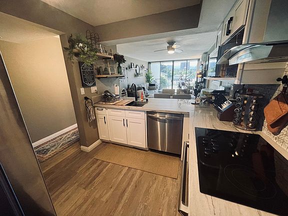 3rd image of 990 Ala Nanala St APT 2A