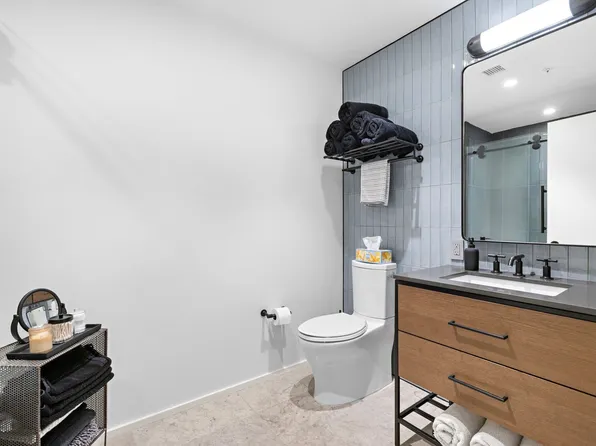 1425 Hudson Street image 14 of 23