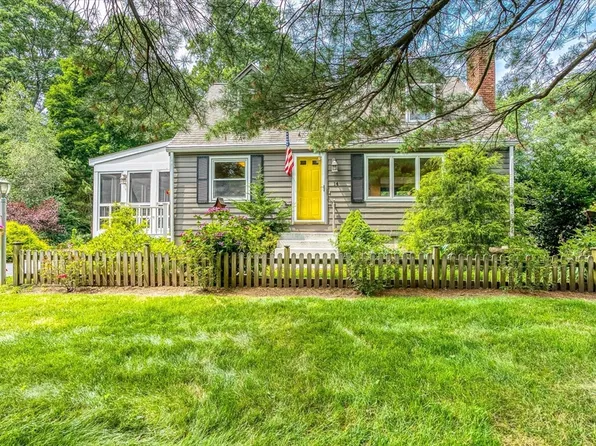 14 Acton Rd, Ashland, MA 01721