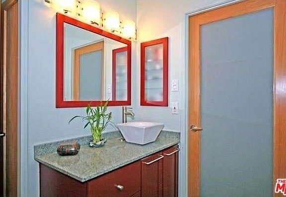 5th image of 600 W 9th St APT 112
