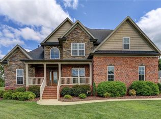 155 Kapstone Xing, Lexington, NC 27295