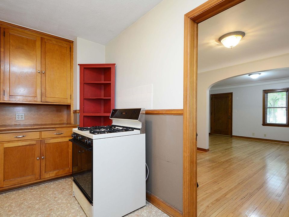 1st image of 4255 Thomas Ave N #1