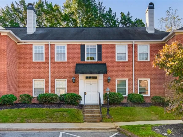 380 Hanover Arms Ct APT C, Winston Salem, NC 27104