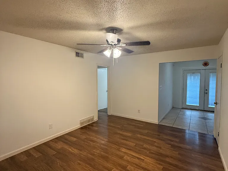 6401 S Drexel Ave — Photo 2