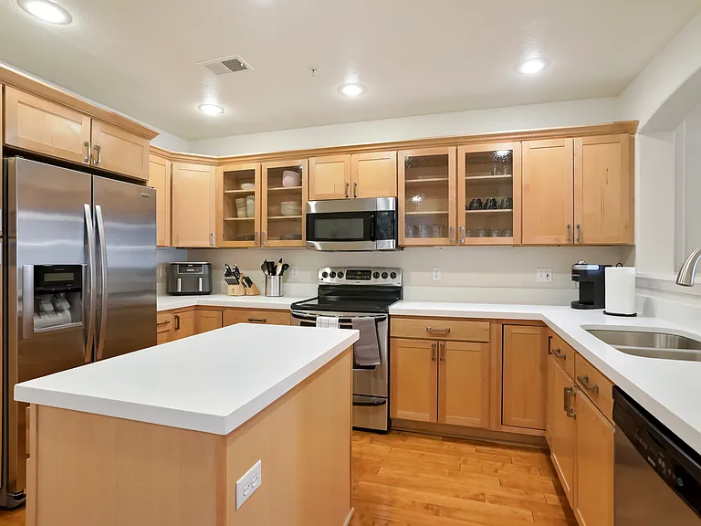 1727 N Pearl St #206 — Photo 6
