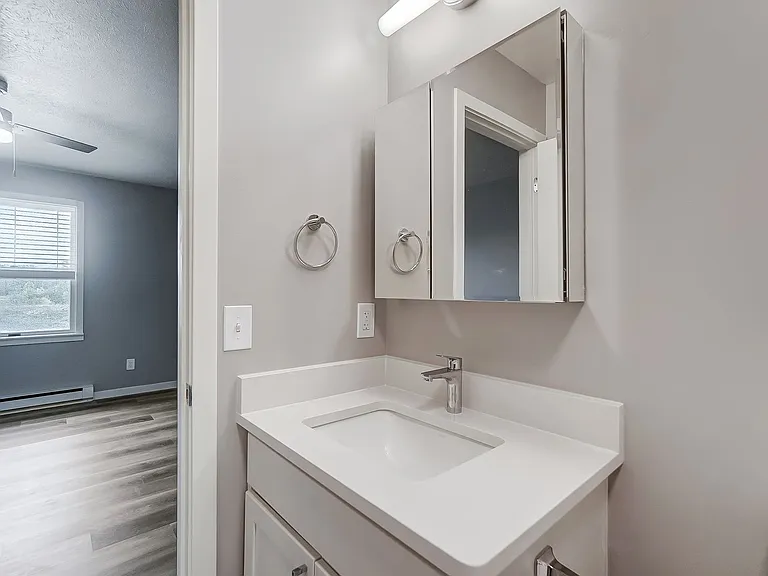 Chardon Place Apartments and Townhomes — Photo 16