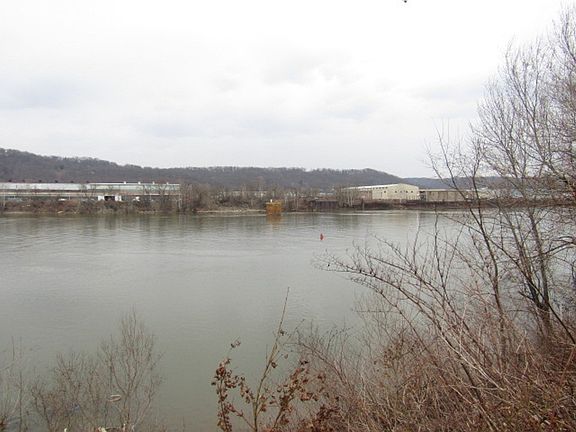 5th image of 1353 Front St