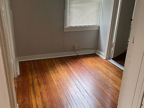 3rd image of 211 S Ewing Ave