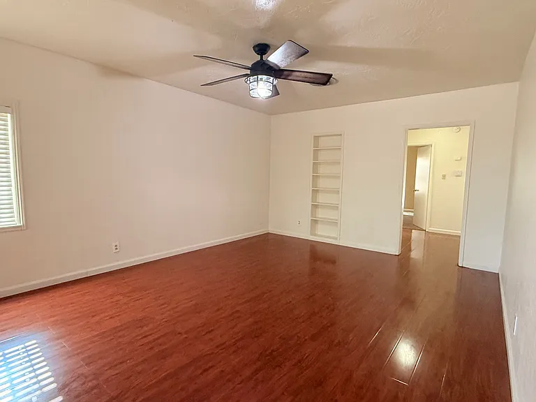 3517 E Lamona Ave — Photo 3