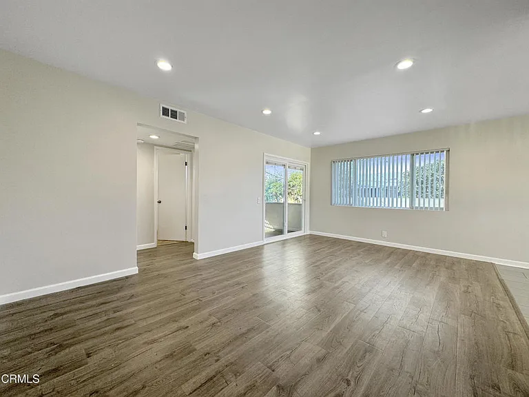 605 N Los Robles Ave #4 — Photo 5