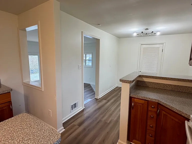 99 Phillips Ln — Photo 15