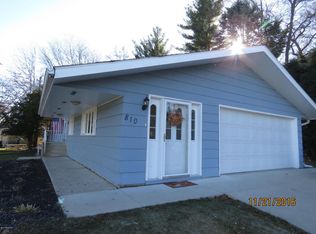 810 Zumbro Dr NW, Rochester, MN 55901