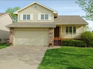 4669 Meadow Valley Dr, West Des Moines, IA 50265