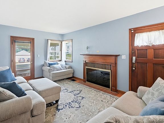 4th image of 1537 Greenwood Ave