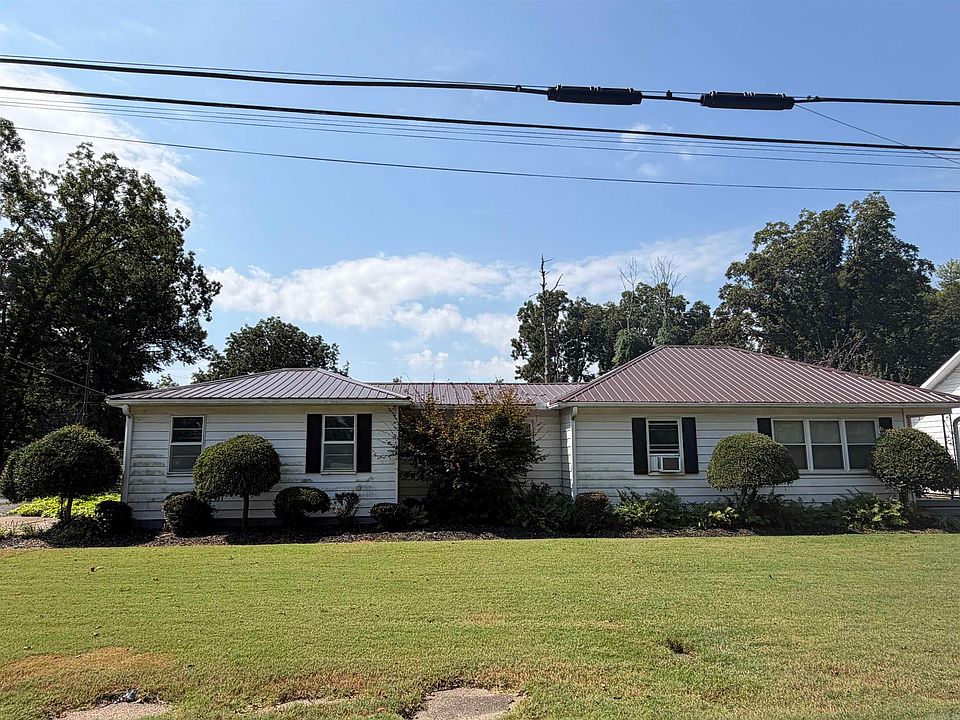 1st image of 403 E Main
