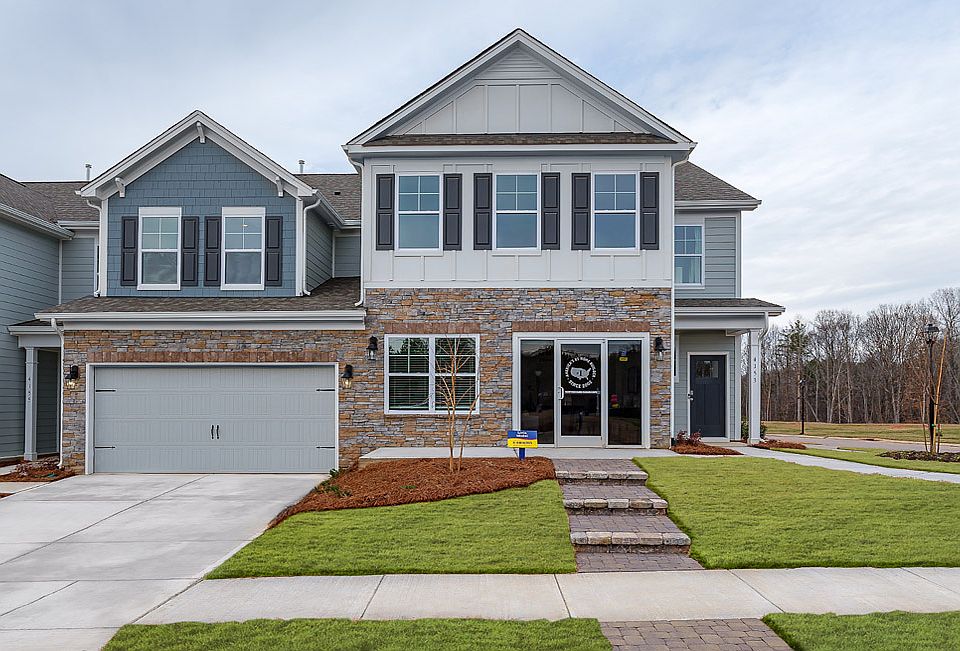 Blackstone Bay Townhomes by D.R. Horton - Charlotte North in Sherrills ...