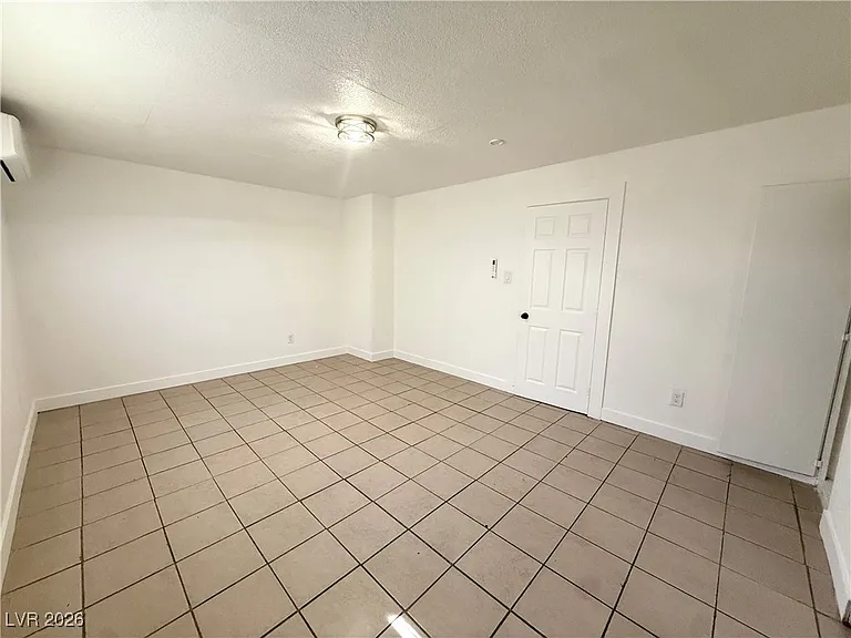 2030 Sunrise Ave #2 — Photo 7