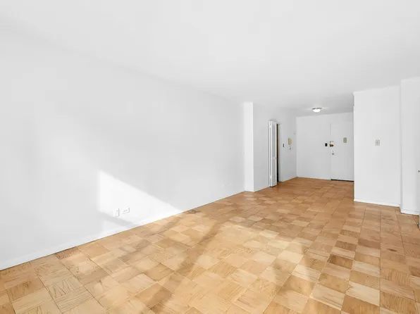 420 East 72nd Street 15D image 2 of 6