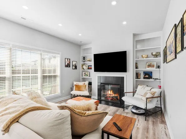 2757 Meadowsweet Ln, Lexington, KY 40511