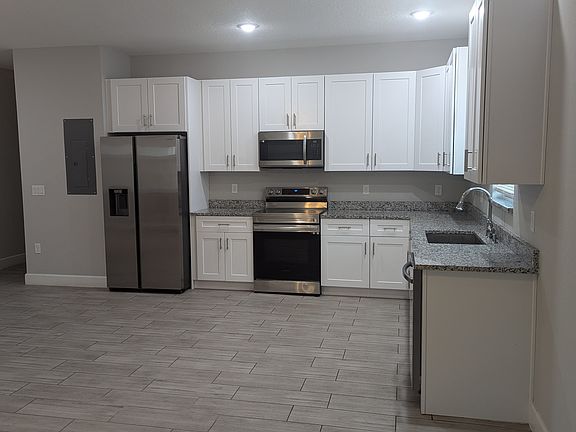 2nd image of 1011 W Sumner St #A