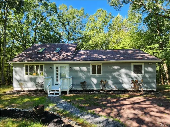 56 Hilltop Cir, East Stroudsburg, PA 18302