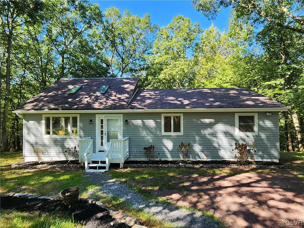 56 Hilltop Cir photo 1