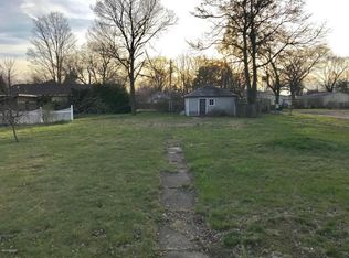 808 N Main St, Three Rivers, MI 49093