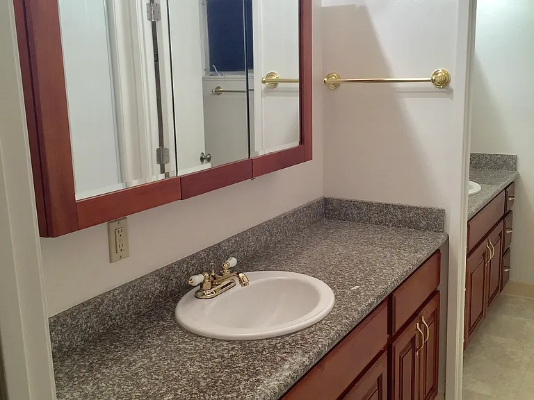 1103 Campbell St — Photo 30