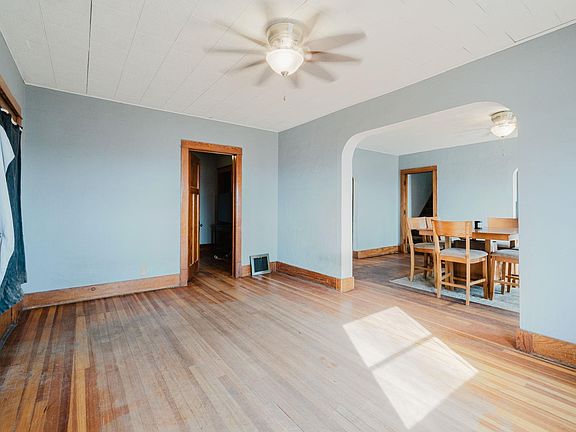 3rd image of 505 4th St