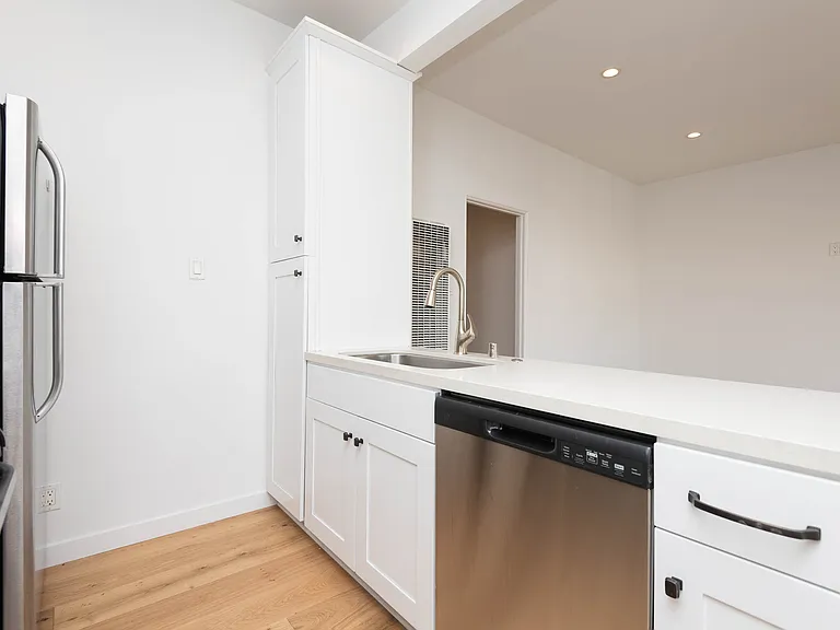 7722 Rosewood Ave #7722 — Photo 6