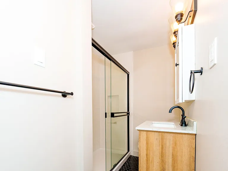 102 E Park Ave #A — Photo 8