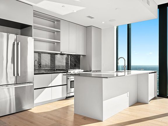 4th image of 610 Davis St #3002