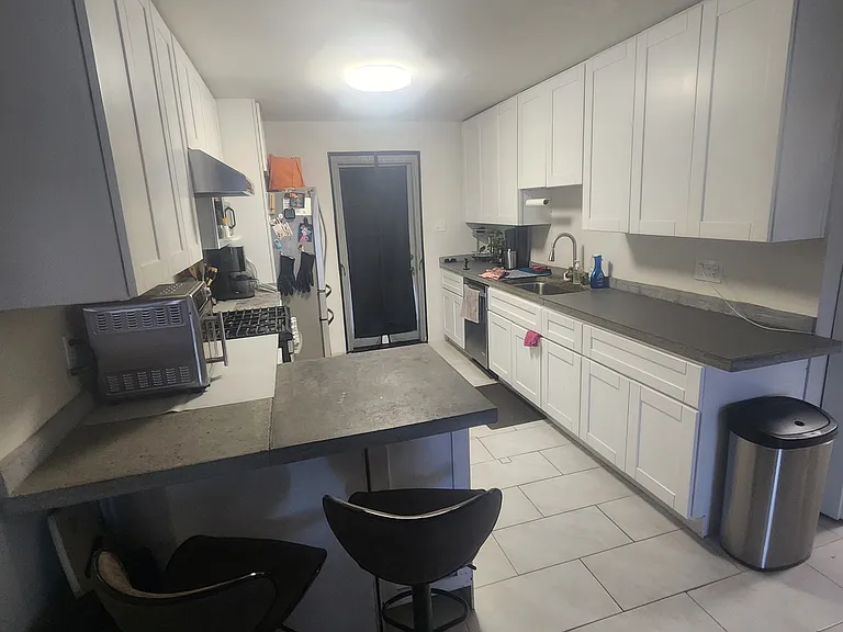 4350 Clairemont Dr — Photo 11
