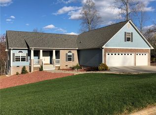 305 Stardust Ln, Seneca, SC 29672