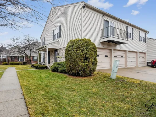 15834 N Franklin Dr, Clinton Township, MI 48038