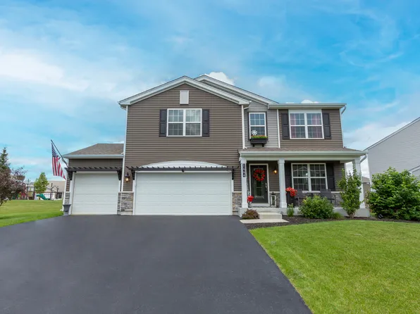 1444 Summit Ln, Pingree Grove, IL 60140