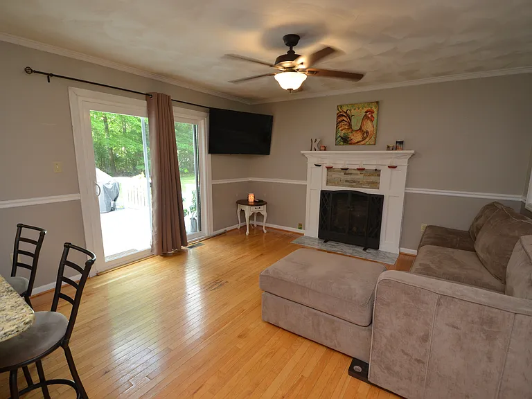Dining/living area