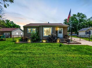 26215 Frankfort Rd, New Boston, MI 48164