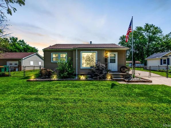 26215 Frankfort Rd, New Boston, MI 48164