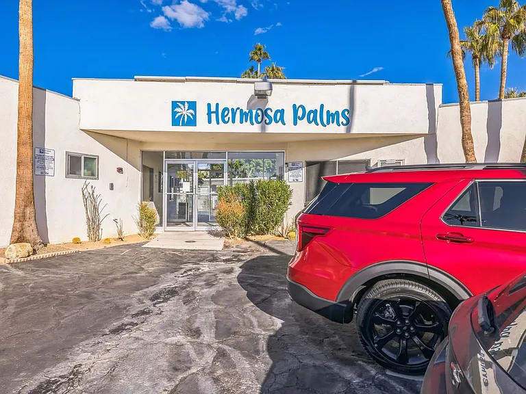 588 E. Mel Avenue - Hermosa Palms — Photo 3