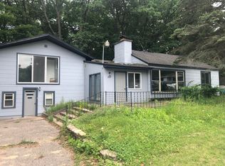 137 Columbus Ave, Houghton Lake, MI 48629