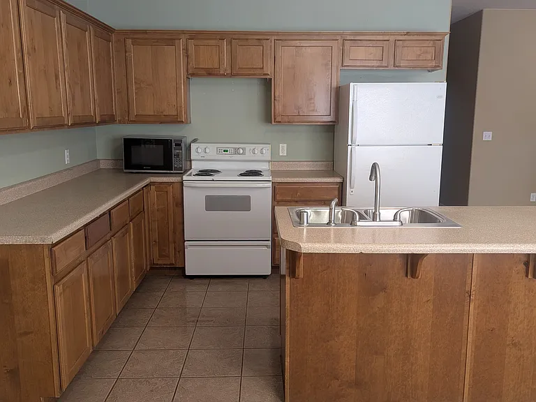 372 Megan Cir — Photo 8