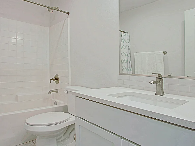 Luxana Apartments — Photo 33