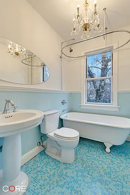 Rented by CORE | media 19